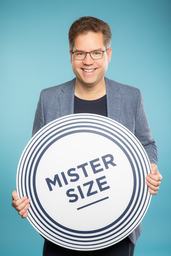 Jan Vinzenz Krause avec le logo MISTER SIZE